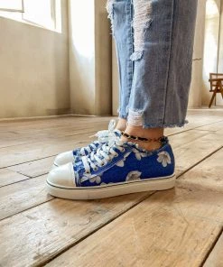 HYHE EN BLOOM | Lily Print Ripped Trim Sneaker - Blue