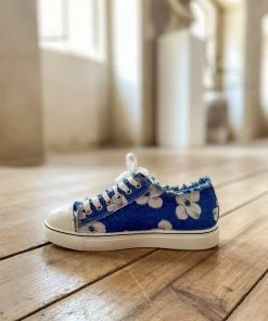 HYHE EN BLOOM | Lily Print Ripped Trim Sneaker - Blue