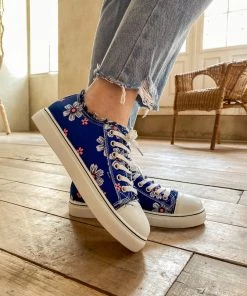 HYHE EN BLOOM | Blossom Ripped Trim Sneaker - Navy