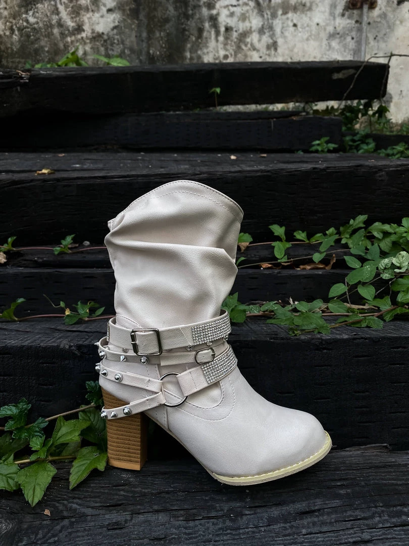 YL New In Shoes En Bloom | Rivet Strap-Wrapped Moto Boots - Cream 5 YL New In Shoes En Bloom | Rivet Strap-Wrapped Moto Boots - Cream
