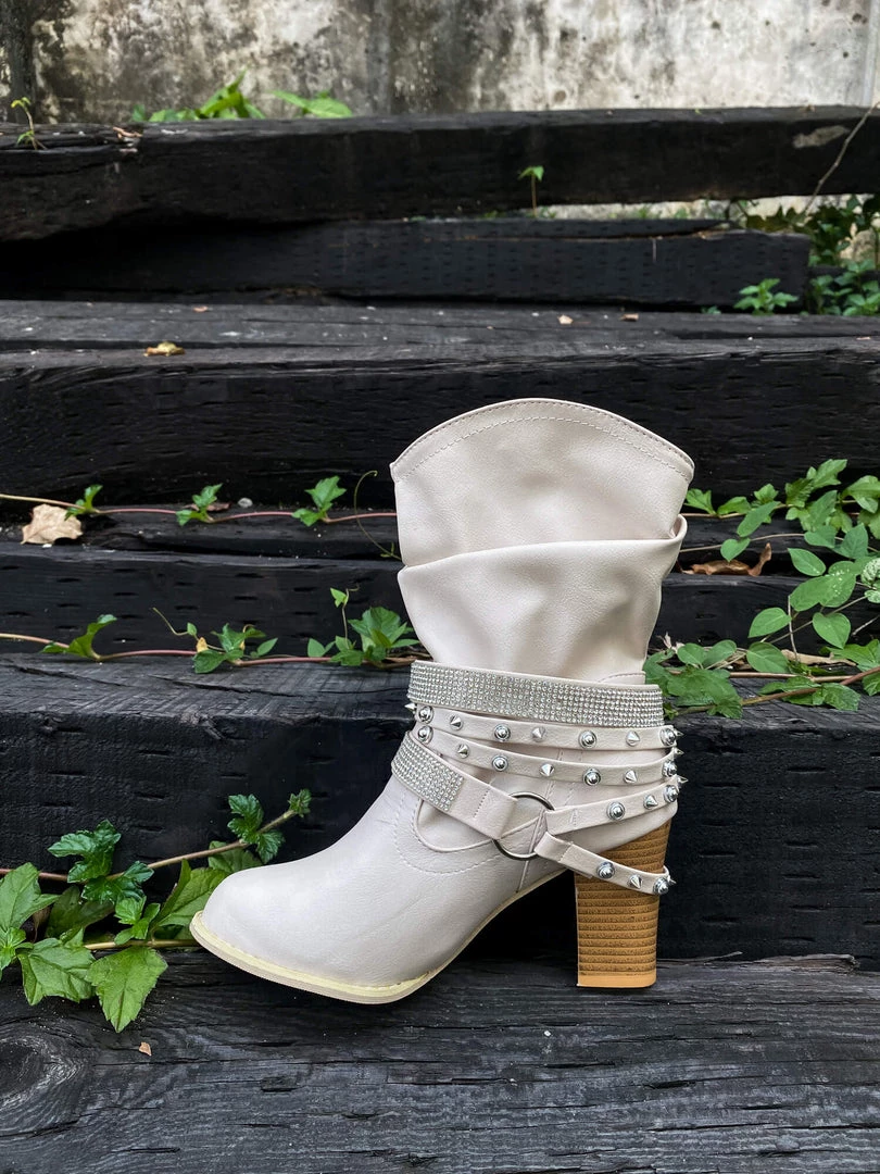 YL New In Shoes En Bloom | Rivet Strap-Wrapped Moto Boots - Cream 7 YL New In Shoes En Bloom | Rivet Strap-Wrapped Moto Boots - Cream