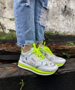 YL New In Shoes En Bloom | Neon Color Font Print Sneaker - Green 16 YL New In Shoes En Bloom | Neon Color Font Print Sneaker - Green