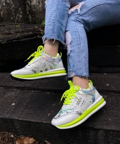 YL New In Shoes En Bloom | Neon Color Font Print Sneaker - Green 17 YL New In Shoes En Bloom | Neon Color Font Print Sneaker - Green