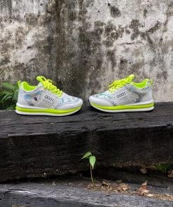 YL New In Shoes En Bloom | Neon Color Font Print Sneaker - Green 15 YL New In Shoes En Bloom | Neon Color Font Print Sneaker - Green