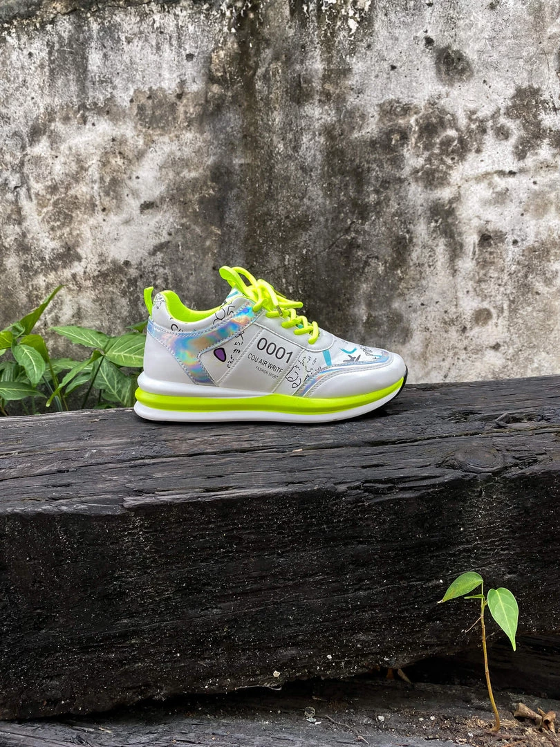 YL New In Shoes En Bloom | Neon Color Font Print Sneaker - Green 2 YL New In Shoes En Bloom | Neon Color Font Print Sneaker - Green