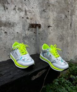 YL New In Shoes En Bloom | Neon Color Font Print Sneaker - Green 12 YL New In Shoes En Bloom | Neon Color Font Print Sneaker - Green