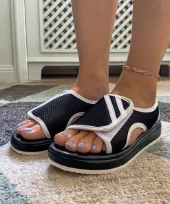 New In Shoes Mesh Active Sandal | En Bloom