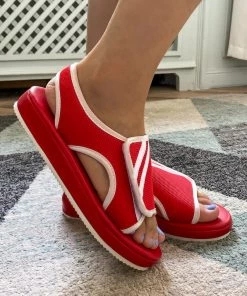 New In Shoes Mesh Active Sandal | En Bloom