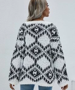 MY Clothing Smaibulun | Geometric Pattern Ripped Side Hem Sweater - Cream
