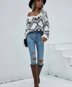 MY Clothing Smaibulun | Geometric Pattern Ripped Side Hem Sweater - Cream