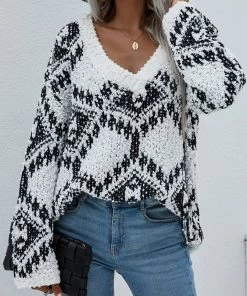 MY Clothing Smaibulun | Geometric Pattern Ripped Side Hem Sweater - Cream