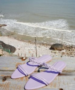 HT NEW ARRIVALS EN BLOOM | LILAC TRI-STRAP SLIDES