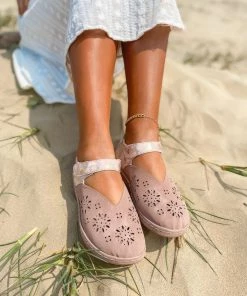 HYHE Tie-Dye Strap Perforated Mary Jane Sandal - En Bloom S/S 2022