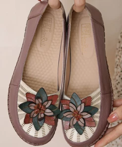 XR Rumour Has It | Applique Flower Head-Accent Loafer - Mauve New In Shoes