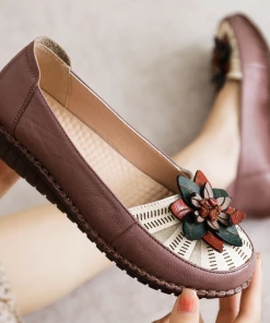 XR Rumour Has It | Applique Flower Head-Accent Loafer - Mauve New In Shoes