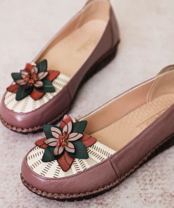 XR Rumour Has It | Applique Flower Head-Accent Loafer - Mauve New In Shoes