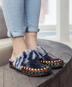 NEW ARRIVALS SOFFIA | Floral Embossed Wool Lined Leather Slipper - Navy Black