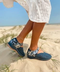 HYHE Tie-Dye Strap Perforated Mary Jane Sandal - En Bloom S/S 2022