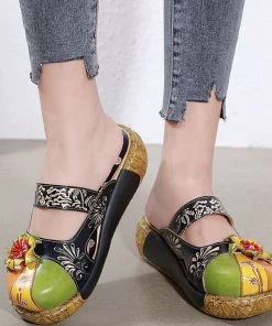 JF SOFFIA | FLORAL-APPLIQUE LEATHER PLATFORM SANDAL