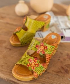 SOFFIA | DAISY APPLIQUE GENUINE LEATHER SLIDE NEW ARRIVALS