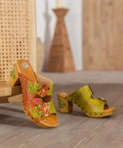 SOFFIA | DAISY APPLIQUE GENUINE LEATHER SLIDE NEW ARRIVALS
