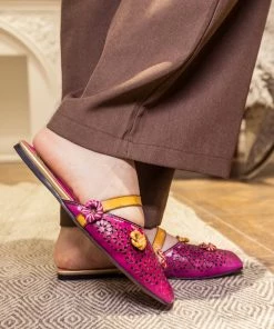 JF SOFFIA | Perforated Floral Appliqued Leather Sandal - Purple