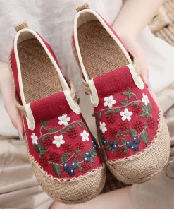 TC Cactus Rose | Berry Daisy Embroidered Linen Espadrille Loafers - Red NEW ARRIVALS