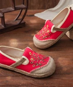 TC Blossom Daisy Embroidered Round Toe Espadrilles - Cactus Rose New In Shoes 22 TC Blossom Daisy Embroidered Round Toe Espadrilles - Cactus Rose New In Shoes