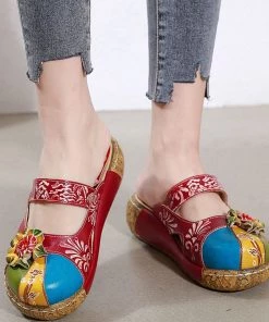 JF SOFFIA | FLORAL-APPLIQUE LEATHER PLATFORM SANDAL RED