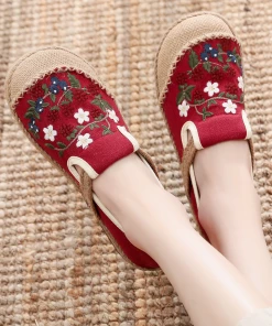TC Cactus Rose | Berry Daisy Embroidered Linen Espadrille Loafers - Red NEW ARRIVALS