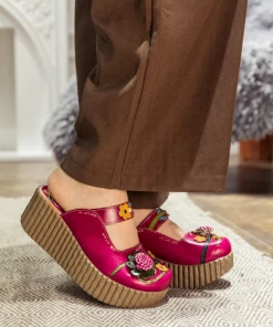 JF SOFFIA | Genuine Leather Red Ribbed-Sole Floral Appliqued Clogs NEW ARRIVALS 12 JF SOFFIA | Genuine Leather Red Ribbed-Sole Floral Appliqued Clogs NEW ARRIVALS