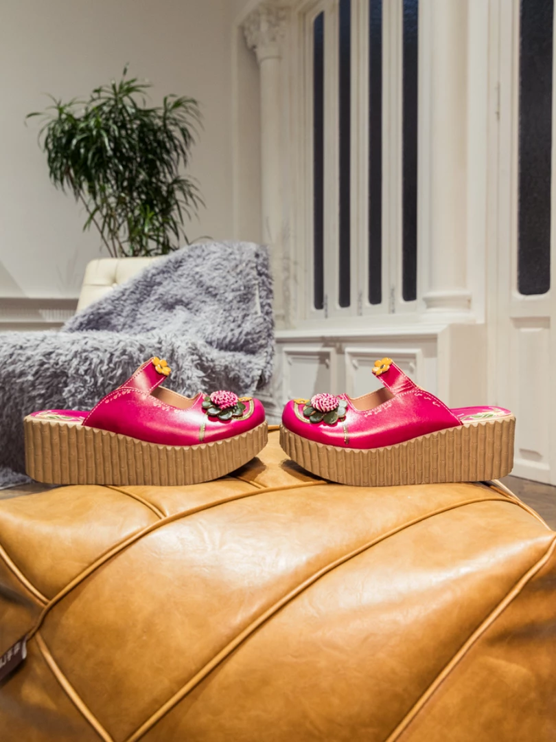 JF SOFFIA | Genuine Leather Red Ribbed-Sole Floral Appliqued Clogs NEW ARRIVALS 8 JF SOFFIA | Genuine Leather Red Ribbed-Sole Floral Appliqued Clogs NEW ARRIVALS