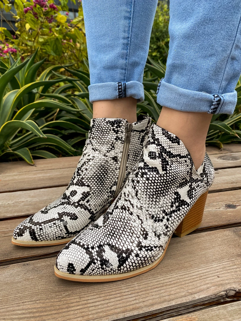 HYHE Side Cut Angled Snake Print Ankle Boot - EN BLOOM 1 HYHE Side Cut Angled Snake Print Ankle Boot - EN BLOOM
