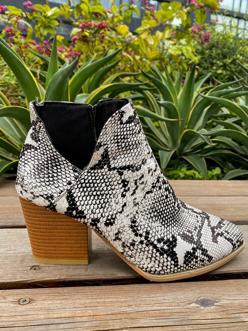 HYHE Side Cut Angled Snake Print Ankle Boot - EN BLOOM 4 HYHE Side Cut Angled Snake Print Ankle Boot - EN BLOOM