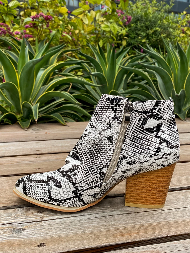 HYHE Side Cut Angled Snake Print Ankle Boot - EN BLOOM 5 HYHE Side Cut Angled Snake Print Ankle Boot - EN BLOOM