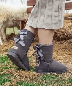 XH SMAIBULUN UGG™ | Double-Bow Back Ribbon Suede Boots - Steel Grey NEW ARRIVALS 19 XH SMAIBULUN UGG™ | Double-Bow Back Ribbon Suede Boots - Steel Grey NEW ARRIVALS