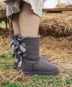 XH SMAIBULUN UGG™ | Double-Bow Back Ribbon Suede Boots - Steel Grey NEW ARRIVALS 17 XH SMAIBULUN UGG™ | Double-Bow Back Ribbon Suede Boots - Steel Grey NEW ARRIVALS