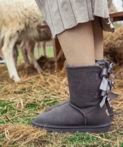XH SMAIBULUN UGG™ | Double-Bow Back Ribbon Suede Boots - Steel Grey NEW ARRIVALS 18 XH SMAIBULUN UGG™ | Double-Bow Back Ribbon Suede Boots - Steel Grey NEW ARRIVALS