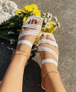 HT En Bloom | AINSLEY FLAT WHITE