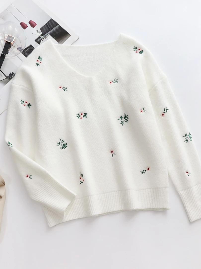 MY New In Clothing Smaibulun | White Low V-neck Daisy Embroidered Knit Sweater 1 MY New In Clothing Smaibulun | White Low V-neck Daisy Embroidered Knit Sweater