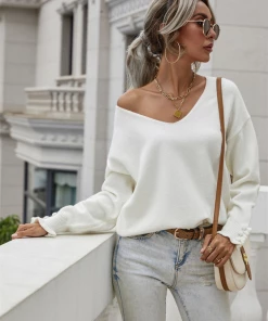 MY Smaibulun | DARIUS Drop Shoulder V-neck Knit Top - White 8 MY Smaibulun | DARIUS Drop Shoulder V-neck Knit Top - White