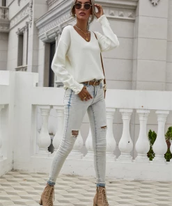 MY Smaibulun | DARIUS Drop Shoulder V-neck Knit Top - White 9 MY Smaibulun | DARIUS Drop Shoulder V-neck Knit Top - White