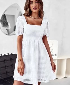 DY NEW ARRIVALS NOTEPAD SQUARE COLLAR MINI DRESS - WHITE