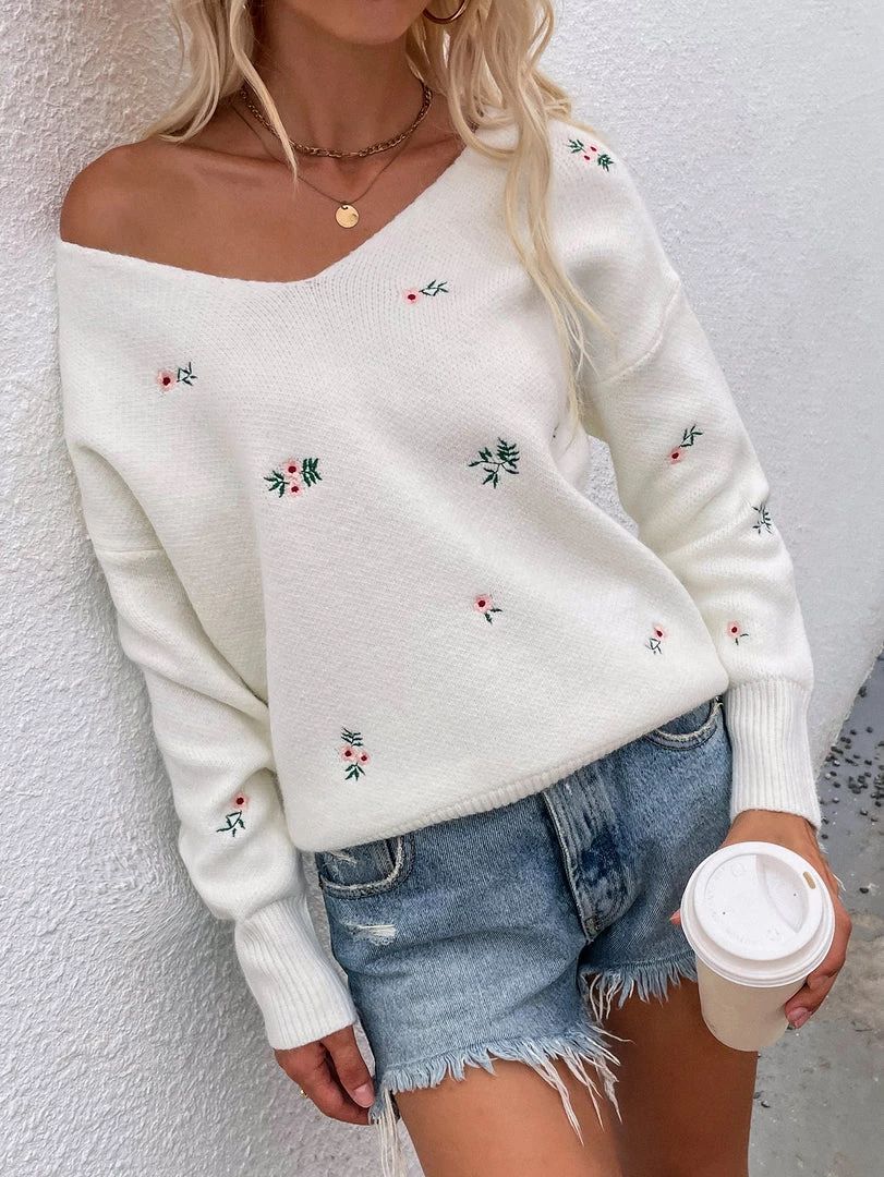 MY New In Clothing Smaibulun | White Low V-neck Daisy Embroidered Knit Sweater 4 MY New In Clothing Smaibulun | White Low V-neck Daisy Embroidered Knit Sweater