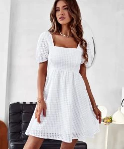 DY NEW ARRIVALS NOTEPAD SQUARE COLLAR MINI DRESS - WHITE