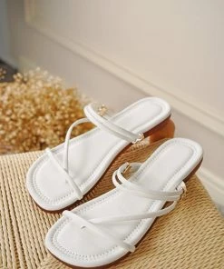 HT En Bloom | WHITE IRSIA THONG New In Shoes