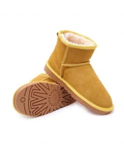 XH New In Shoes SMAIBULUN UGG™ | Faux Fur-Lined Suede Low Boots
