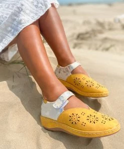 HYHE Tie-Dye Strap Perforated Mary Jane Sandal - En Bloom S/S 2022