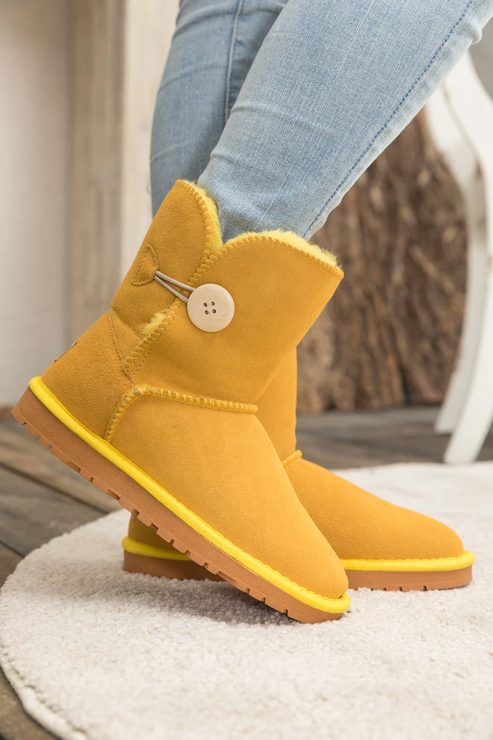 XH SMAIBULUN UGG™ | Faux Fur-Lined Classic Side Button Suede Boot New In Shoes 2 XH SMAIBULUN UGG™ | Faux Fur-Lined Classic Side Button Suede Boot New In Shoes