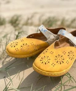 HYHE Tie-Dye Strap Perforated Mary Jane Sandal - En Bloom S/S 2022